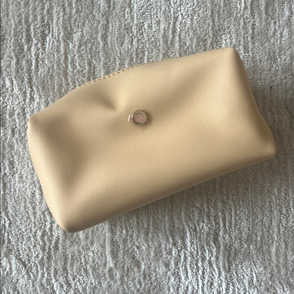 NEW Emirates x Bvlgari collection Women's Amenity Kit Pouch Business Class
